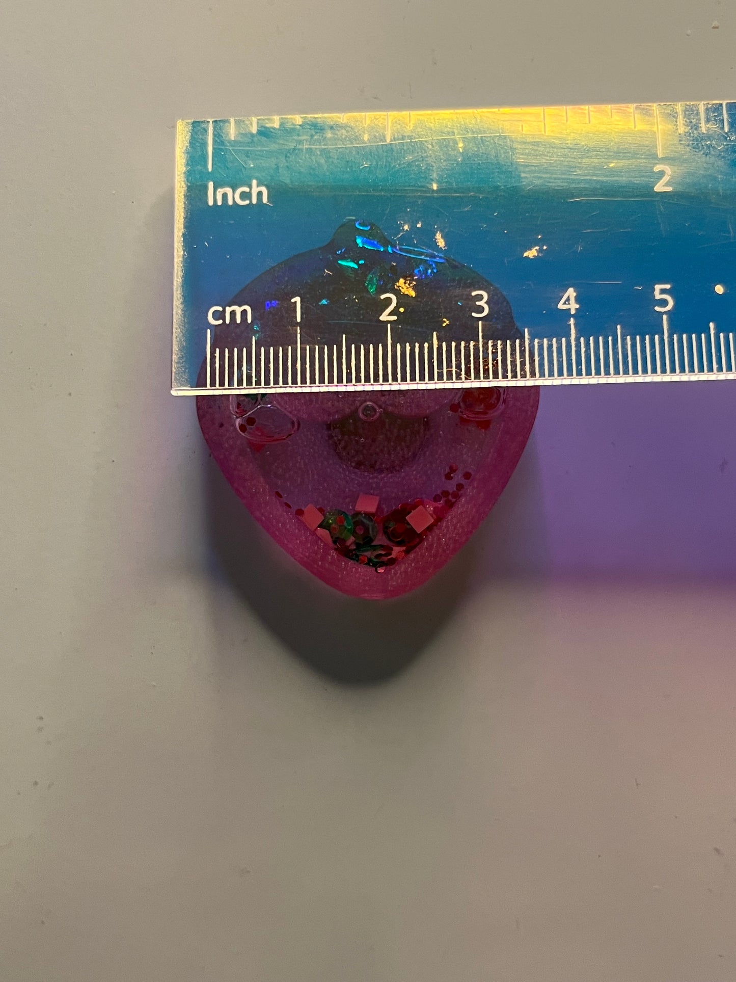 Resin Shaker Strawberry Cover Minder