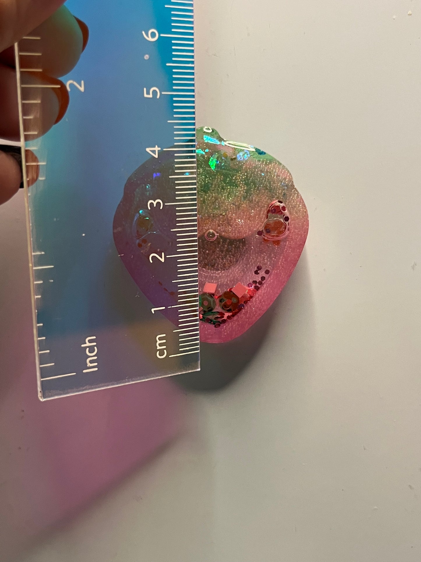 Resin Shaker Strawberry Cover Minder