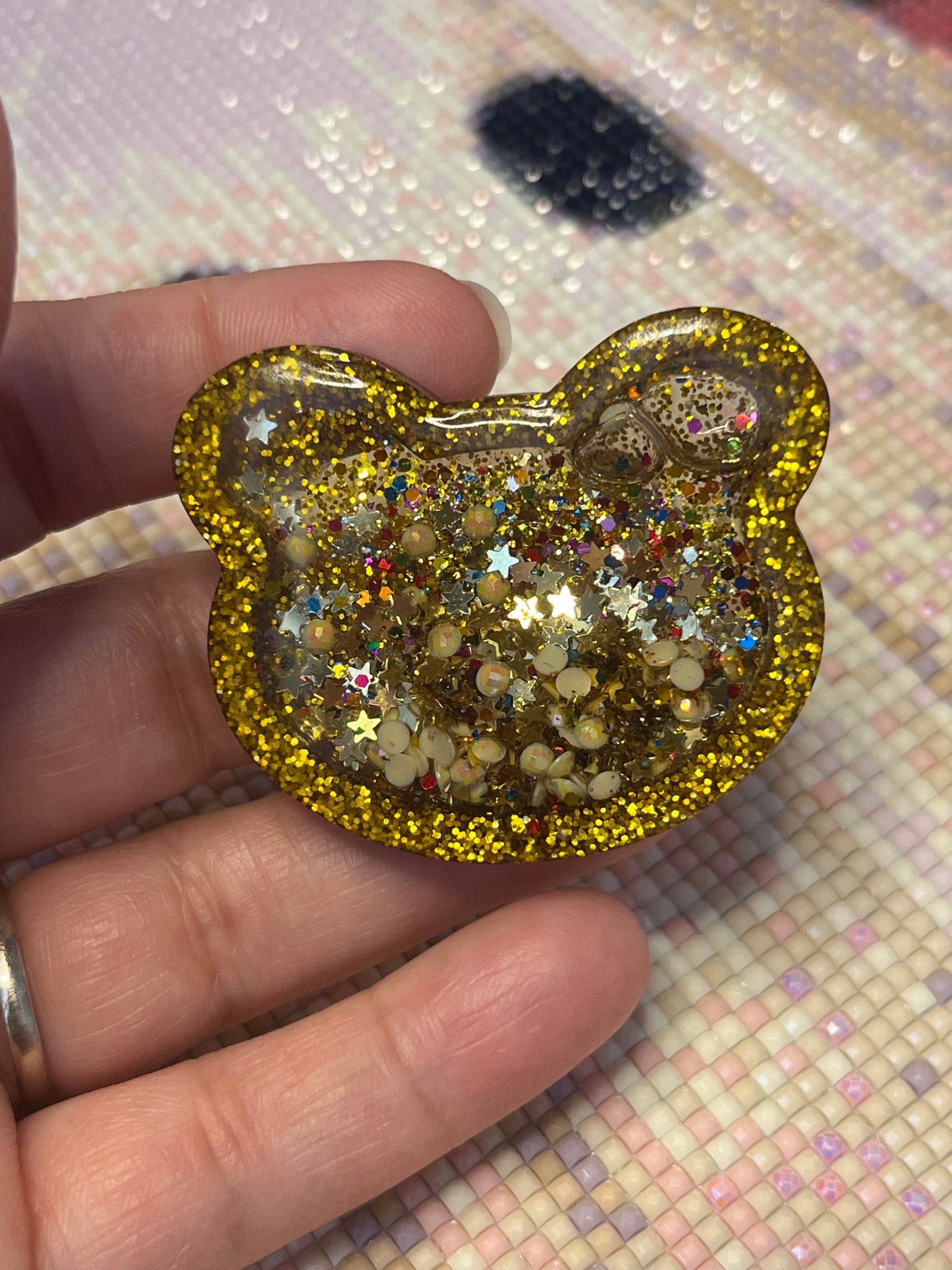 Resin Shaker Gold Bear Cover Minder