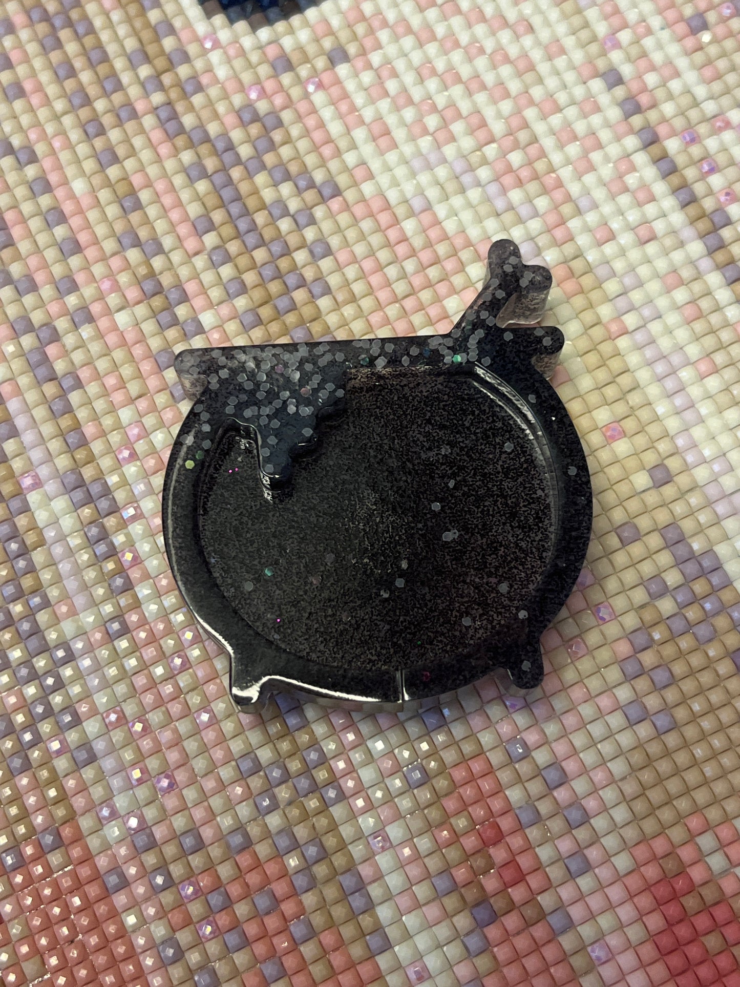 Resin Black Cauldron Trash Tray Cover Minder