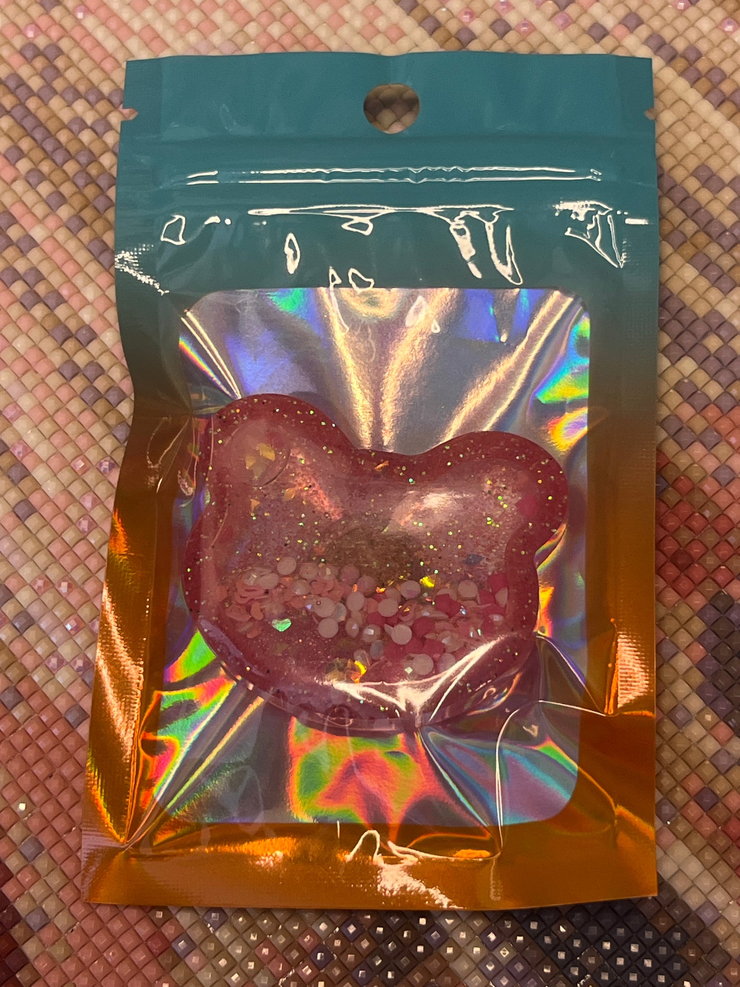 Resin Shaker Pink Bear Cover Minder