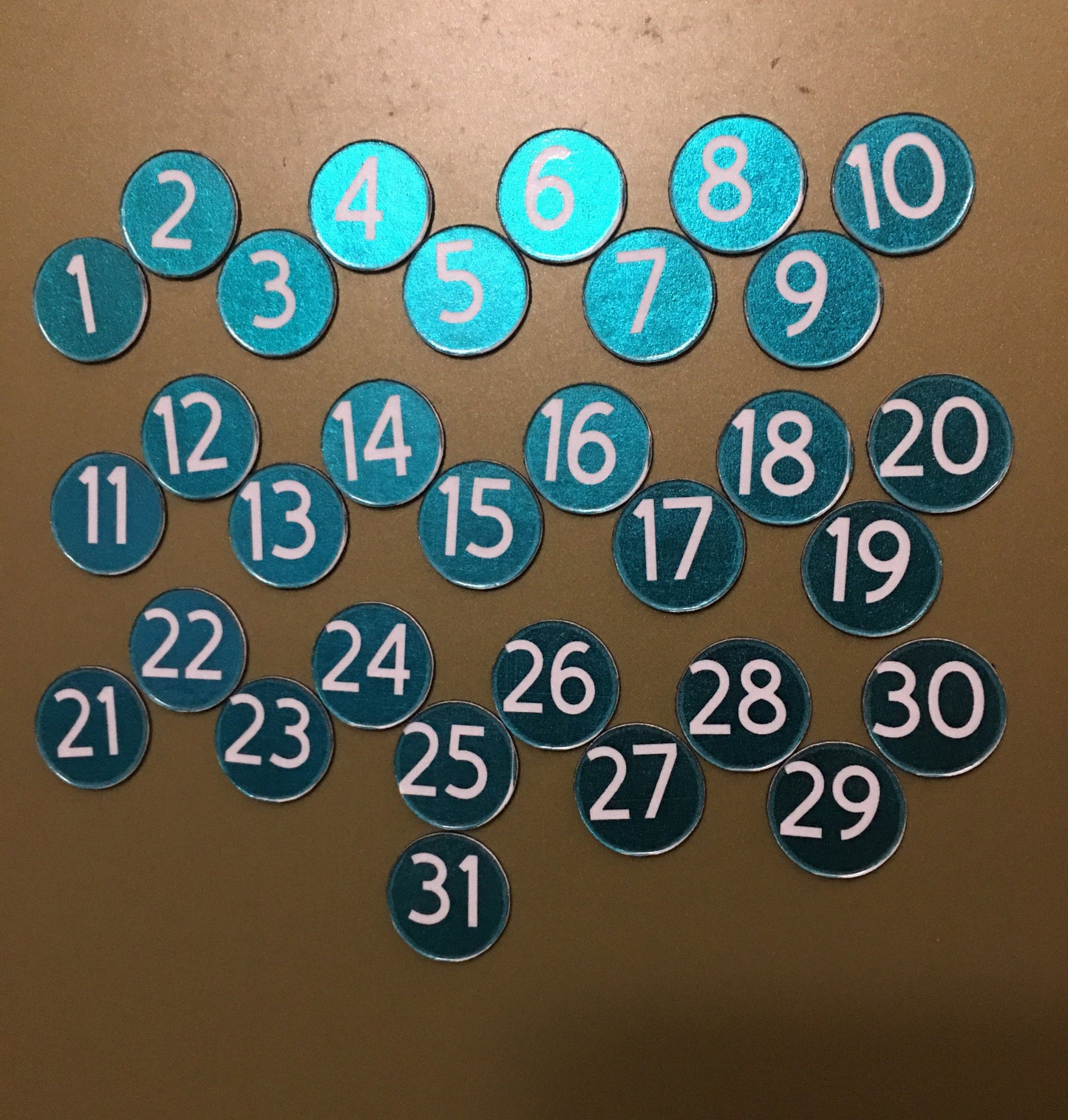 Foiled magnetic numbers // Beautiful Foiled Planner Numbers for Magnetic Calendar’s// Cricut Sans Font