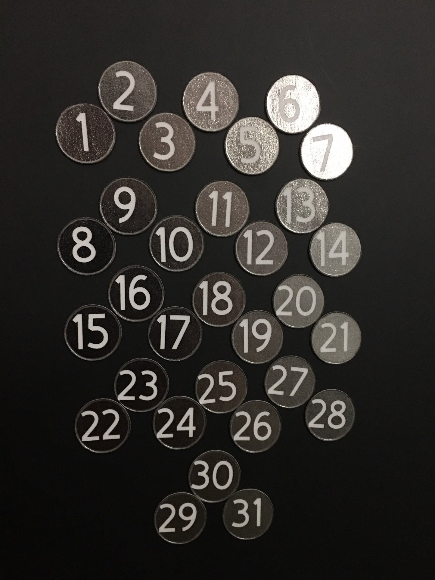 Foiled magnetic numbers // Beautiful Foiled Planner Numbers for Magnetic Calendar’s// Cricut Sans Font