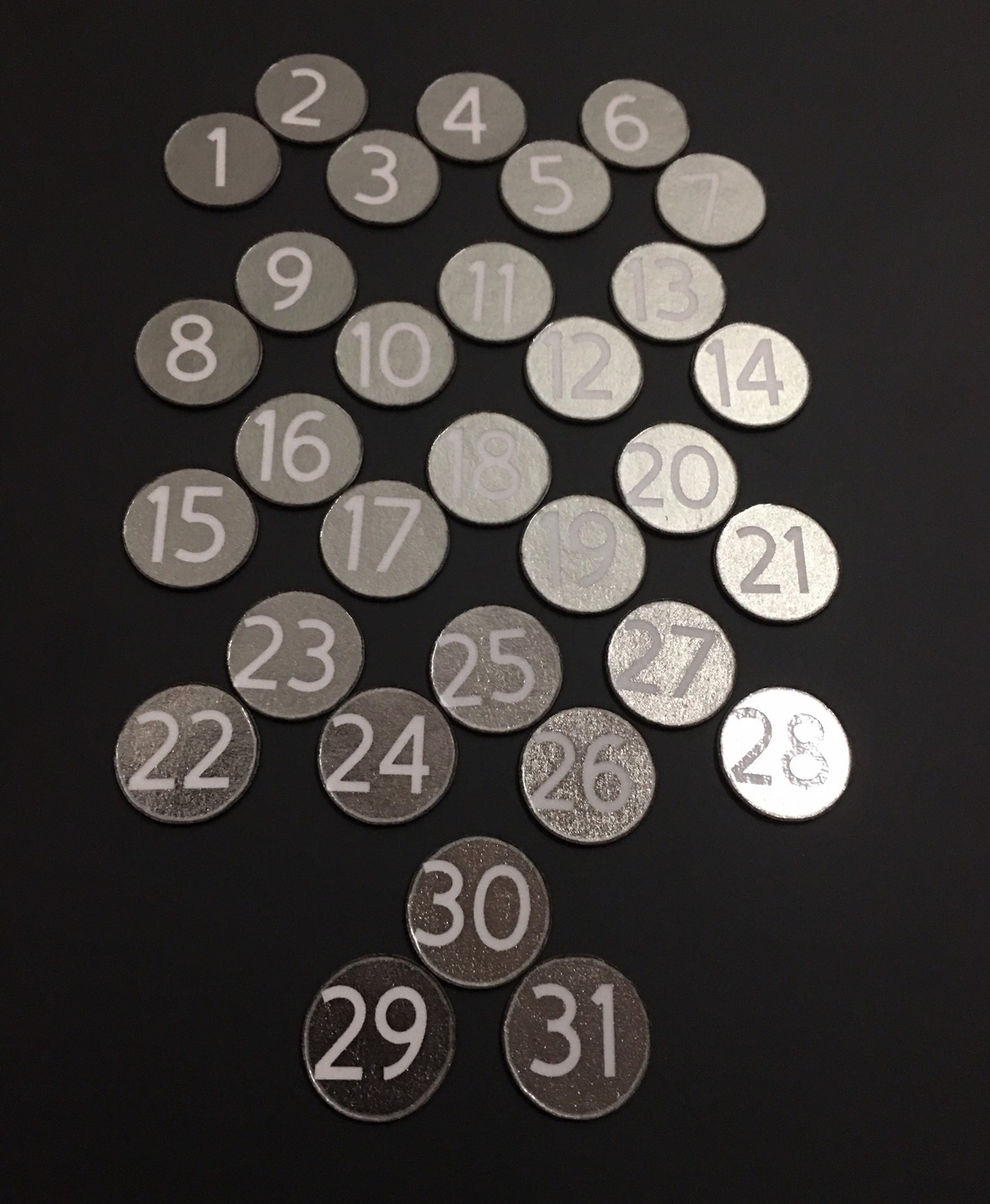 Foiled magnetic numbers // Beautiful Foiled Planner Numbers for Magnetic Calendar’s// Cricut Sans Font