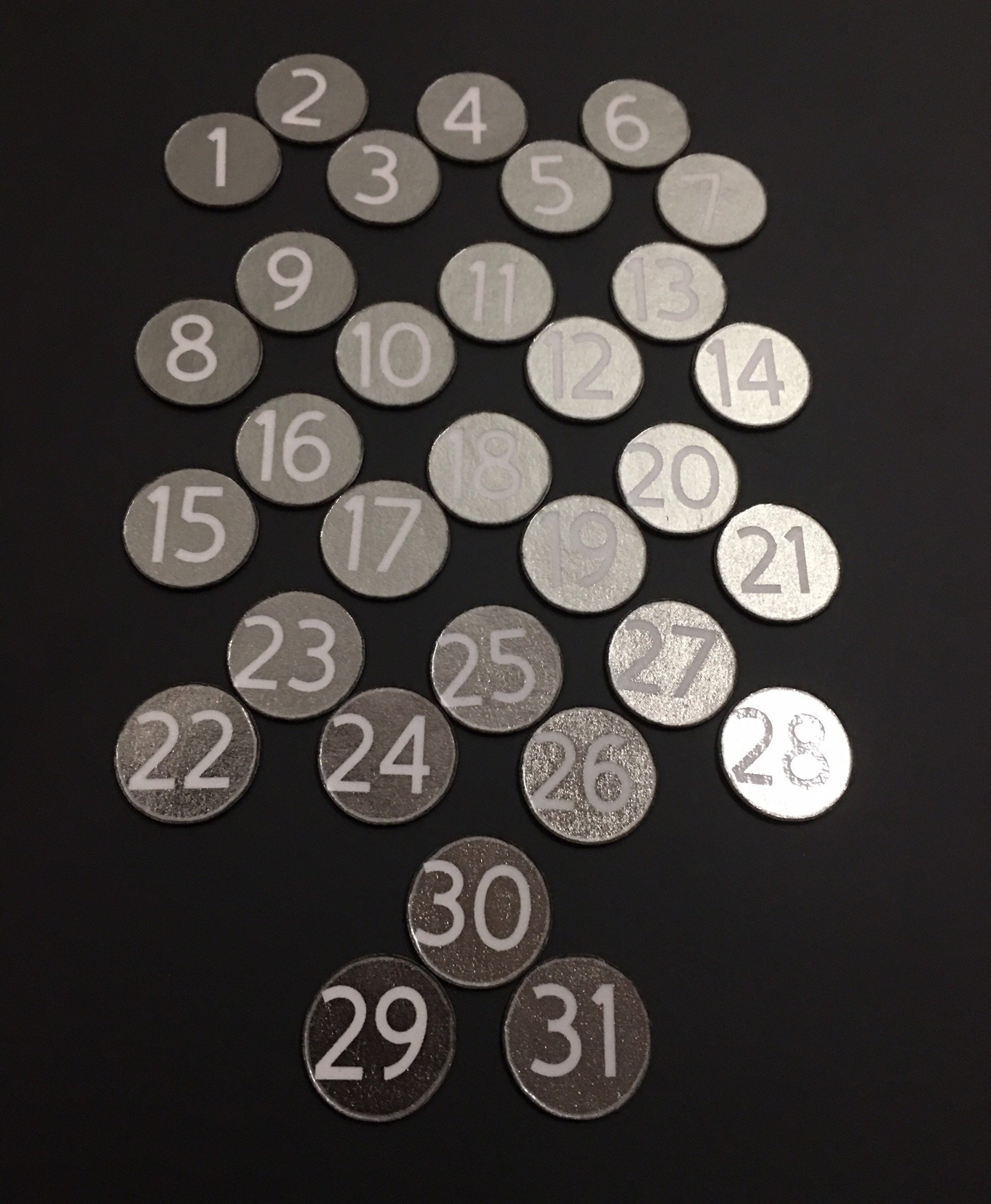 Foiled magnetic numbers // Beautiful Foiled Planner Numbers for Magnetic Calendar’s// Cricut Sans Font